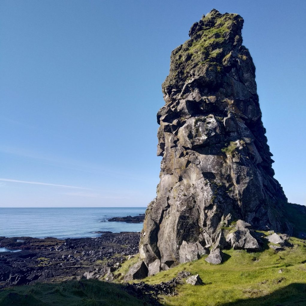 Lóndrangar cliff